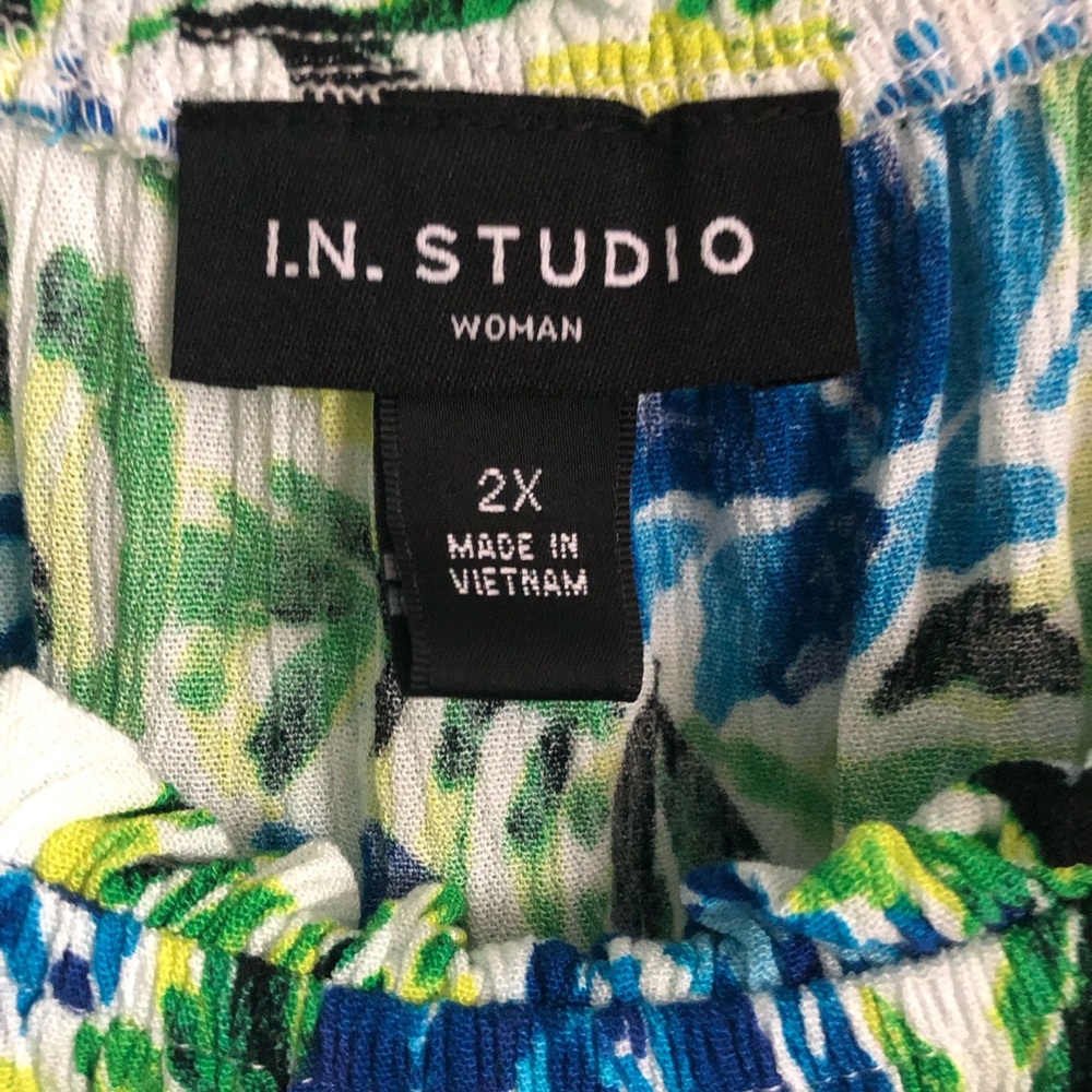 IN Studio floral blouse pleated fabric elastic neckline lace trim bell sleeves - Picture 6 of 9